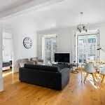 Whome Restauradores Deluxe W/ Elevator & Ac Perfect For Families & Friends Διαμέρισμα *